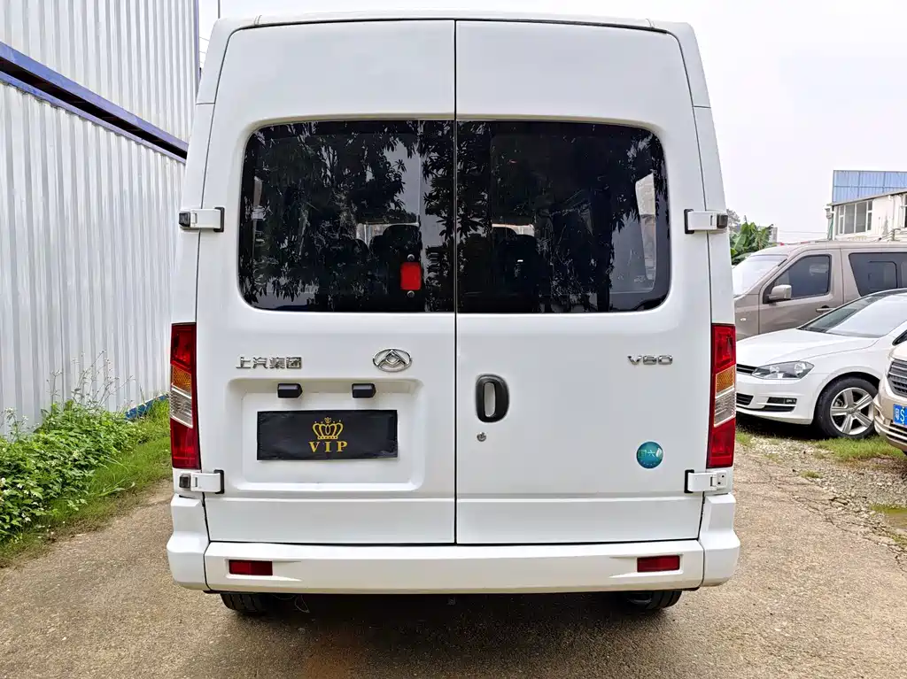Xintu V80 2.0 T PLUS Manual Business Travel LWB Mid Roof 9-seat