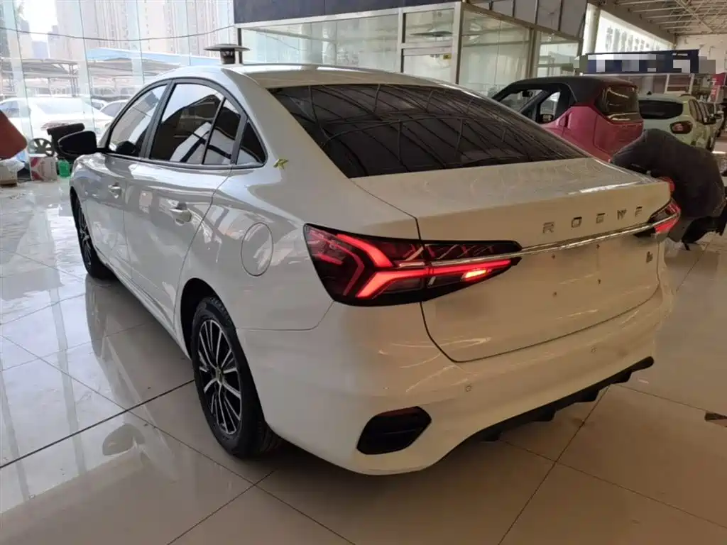 Roewe i5 1.5 L CVT Platinum