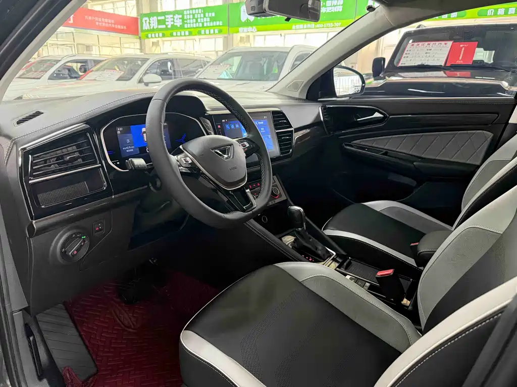 Jetta VS7 Black Sharp 1.4 T Auto Joy Pro