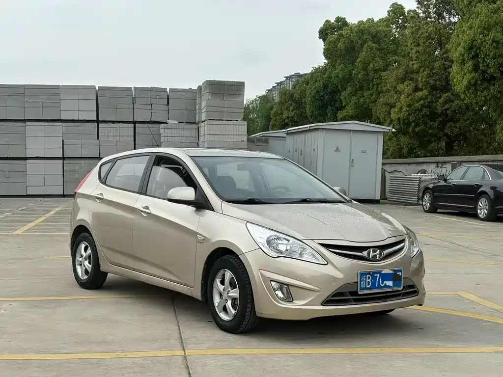 Accent 瑞纳 2011款 两厢 1.4 L 自动时尚型GT