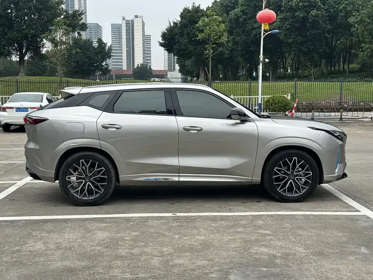 Changan Oshan Z6 NEV Smart Electric iDD 150 KM Flagship PLUS
