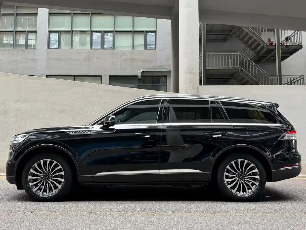 Aviator 3.0 T V6 4 WD Premium