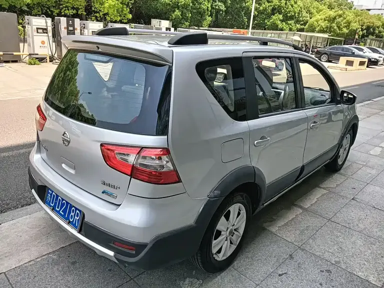Nissan Livina 1.6 XE CVT Comfort