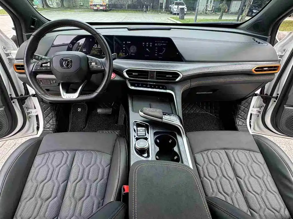 Changan UNI-T 1.5 T Sport Distinguished