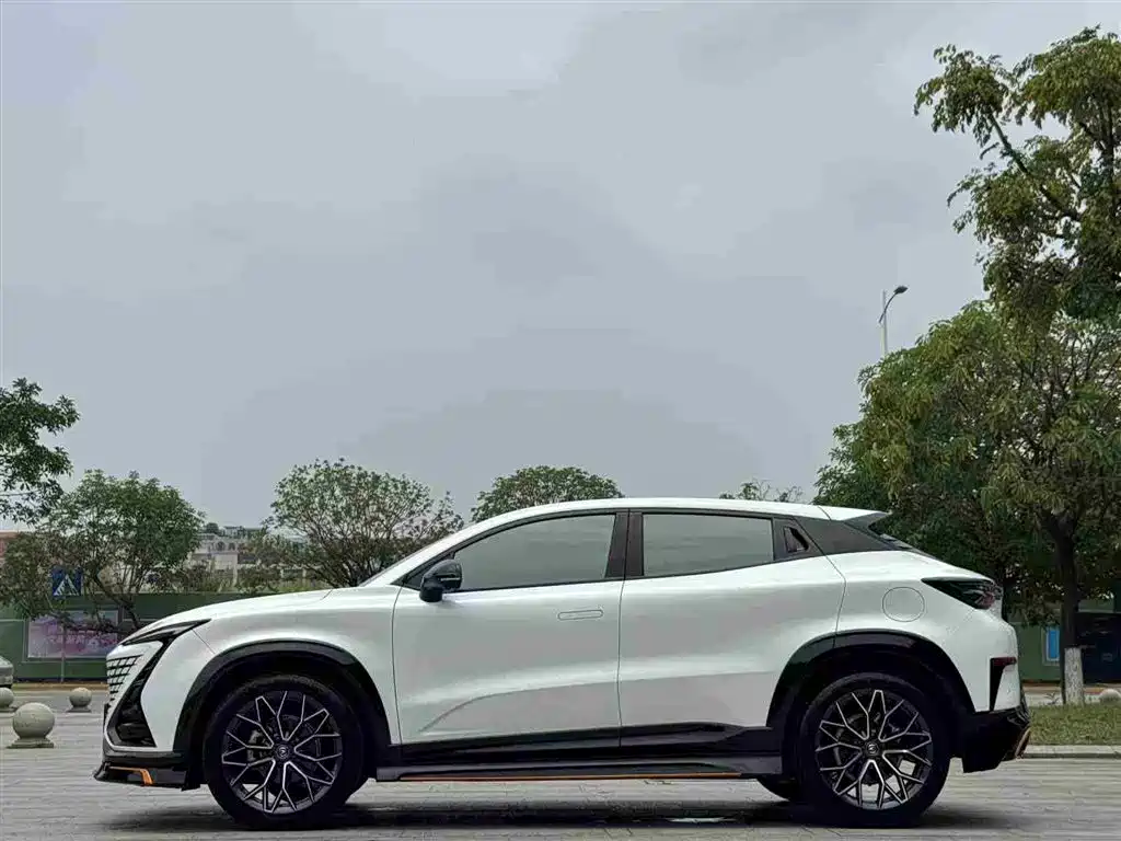 Changan UNI-T 1.5 T Sport Distinguished