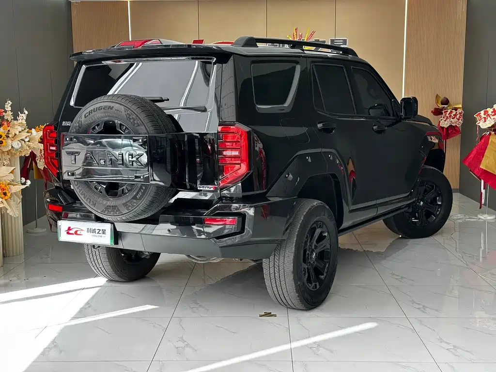 Tank 400 NEV Hi4-T Offroad