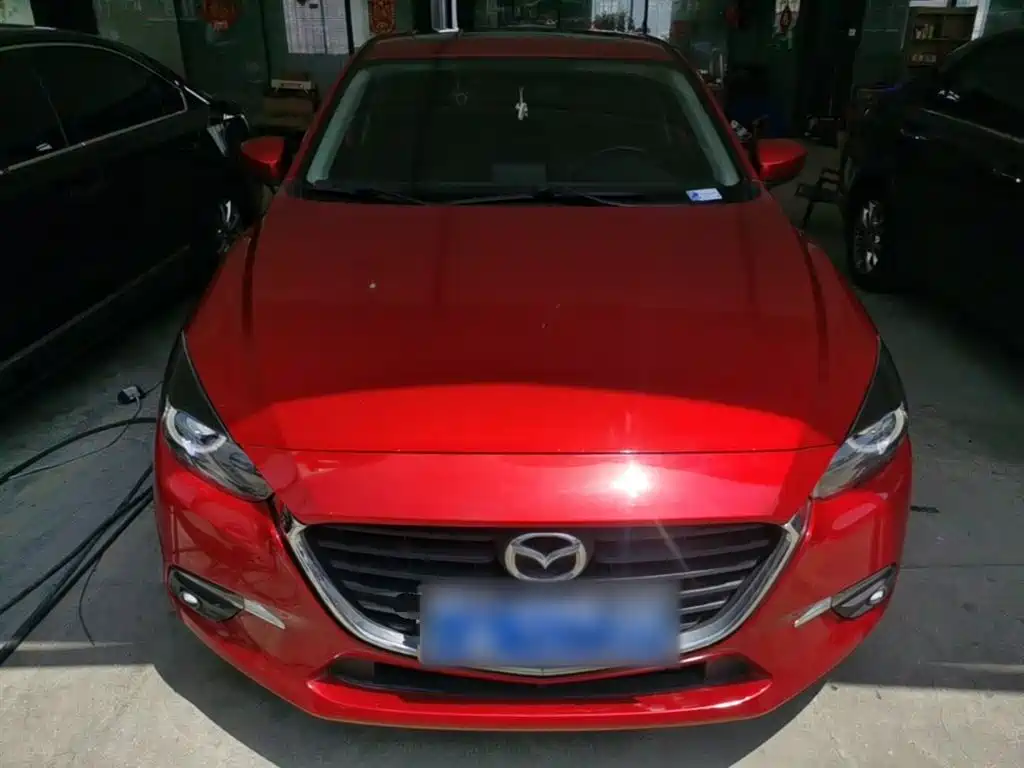 Mazda 3 Axela Sedan 1.5 L Auto Luxury CN-V