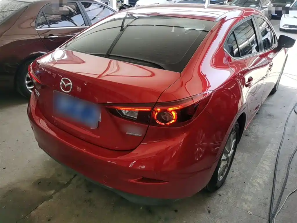 Mazda 3 Axela Sedan 1.5 L Auto Luxury CN-V