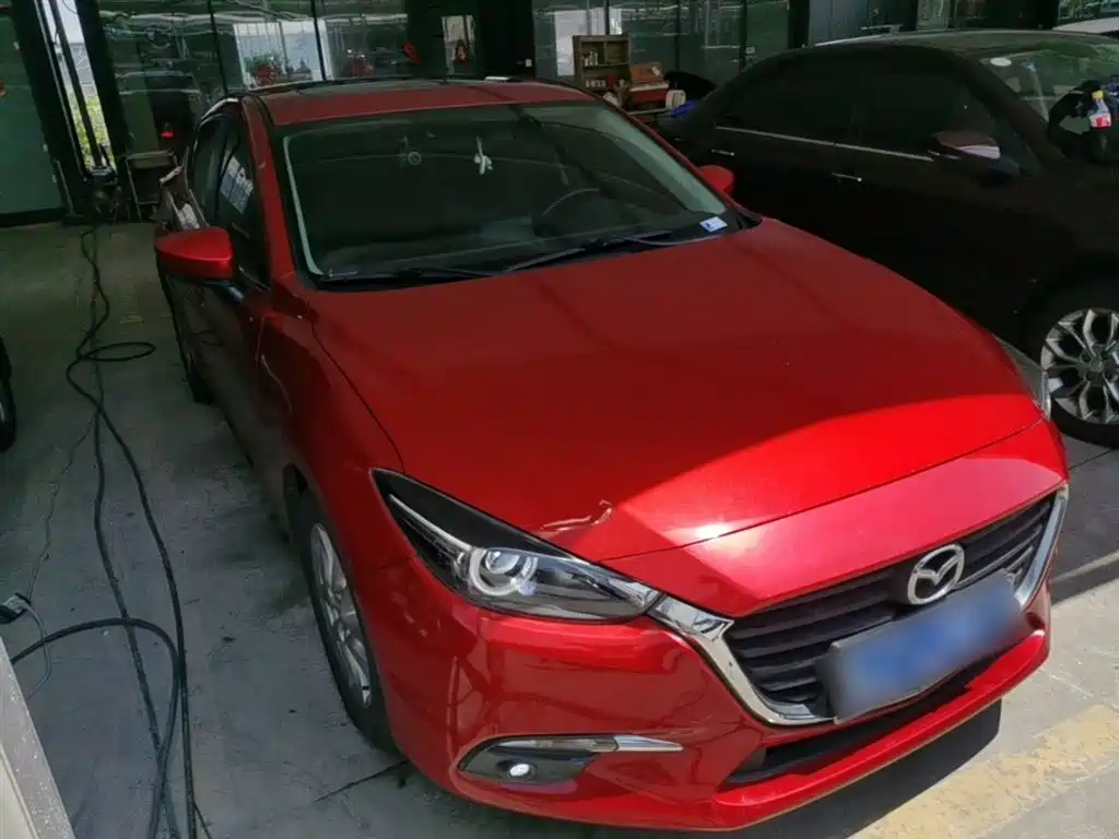 Mazda 3 Axela Sedan 1.5 L Auto Luxury CN-V