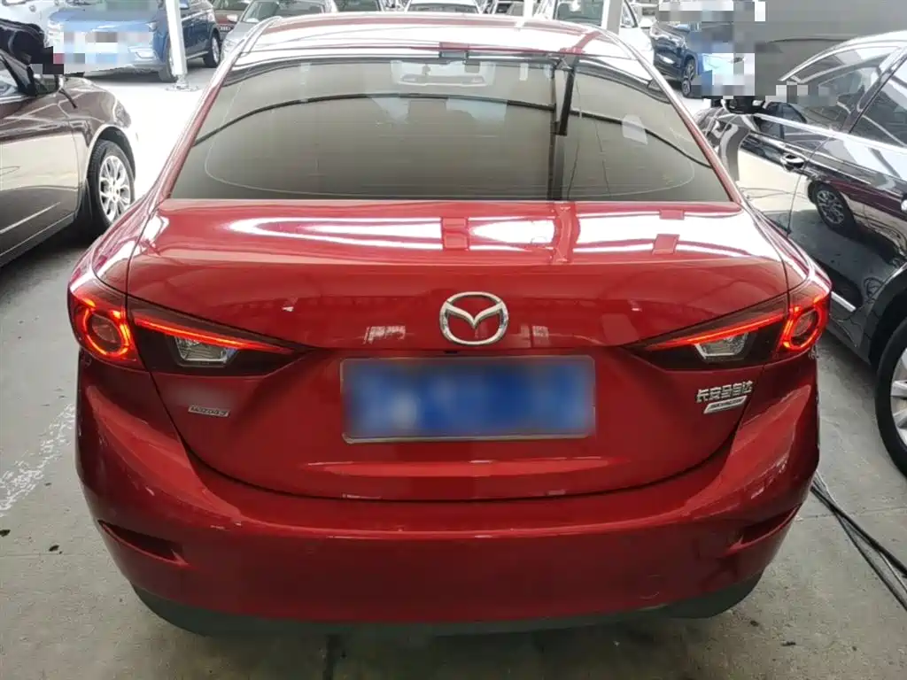 Mazda 3 Axela Sedan 1.5 L Auto Luxury CN-V
