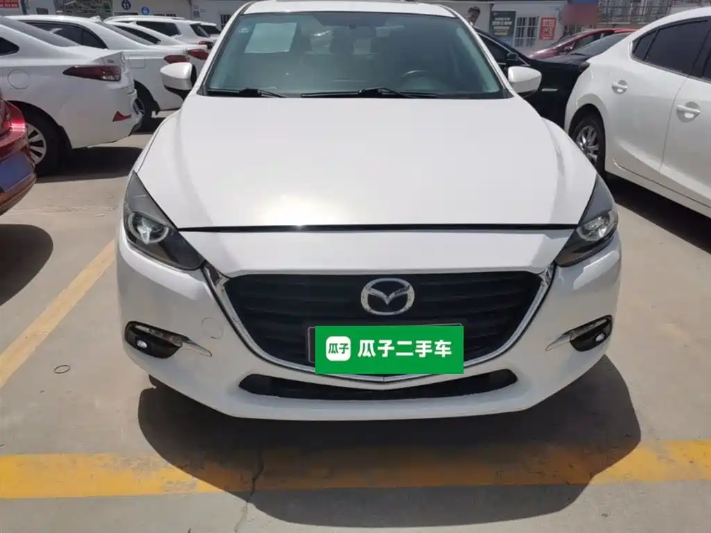 Mazda 3 Axela Sedan 1.5 L Auto Luxury CN-V