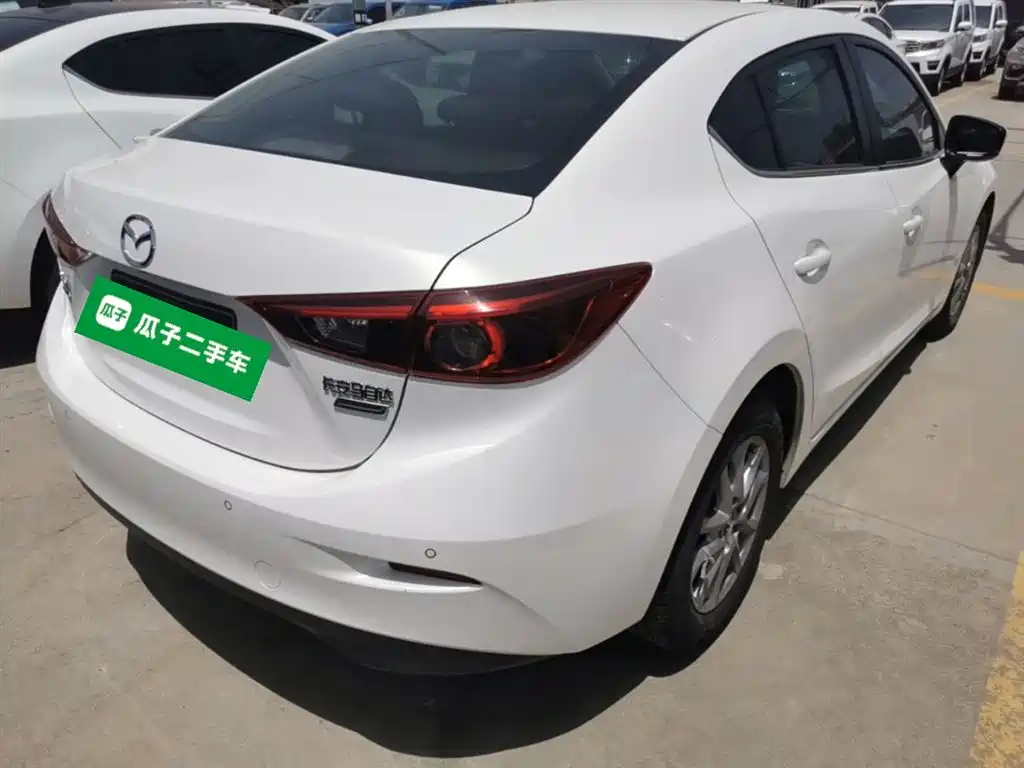 Mazda 3 Axela Sedan 1.5 L Auto Luxury CN-V