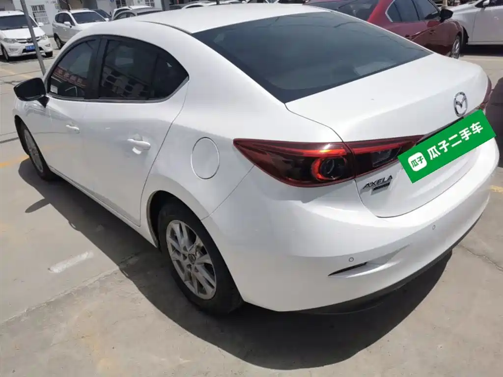 Mazda 3 Axela Sedan 1.5 L Auto Luxury CN-V