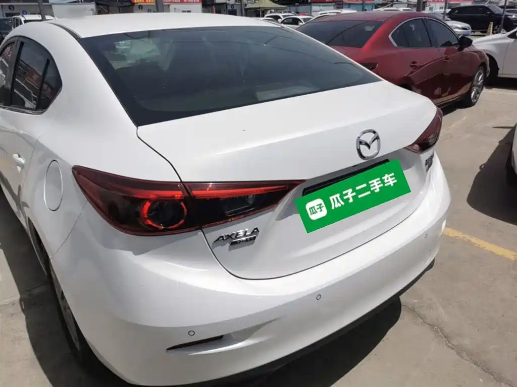 Mazda 3 Axela Sedan 1.5 L Auto Luxury CN-V