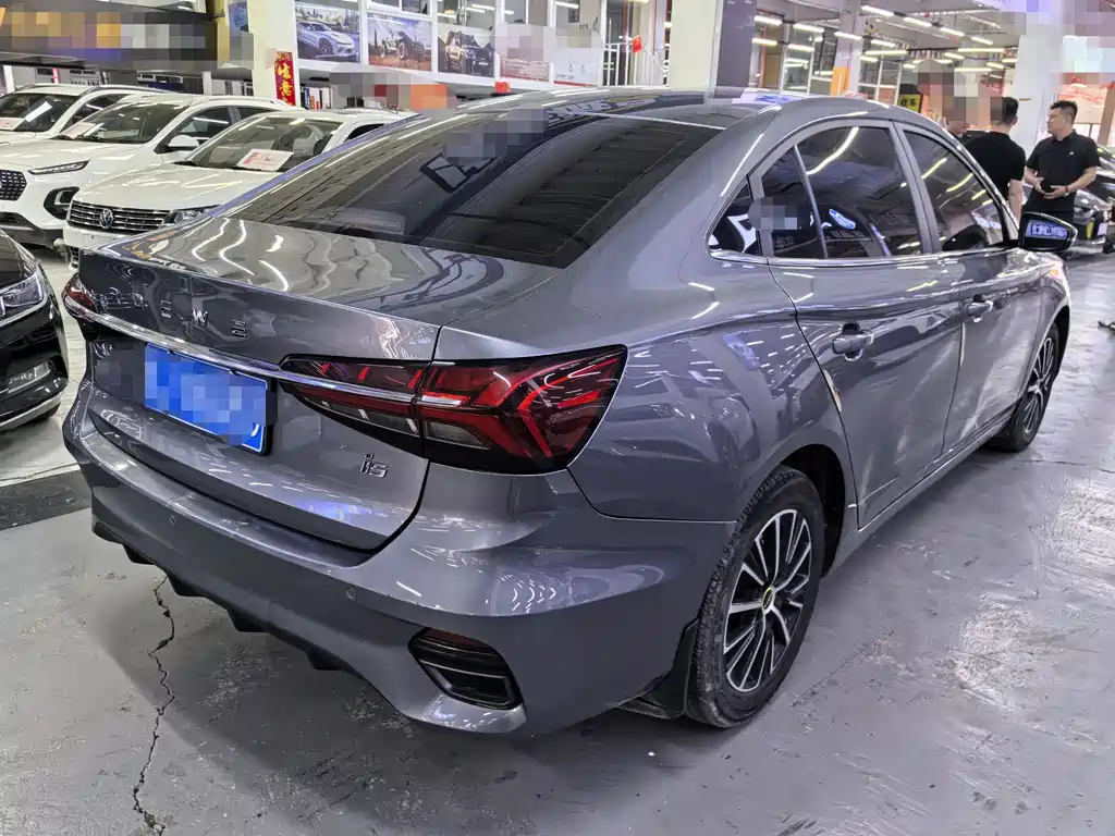 Roewe i5 1.5 L CVT Diamond