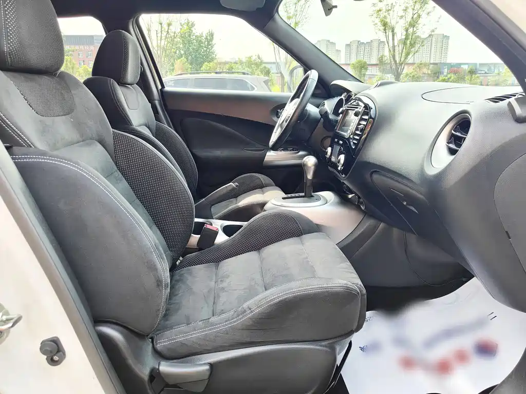 Infiniti ESQ 1.6 L Personality