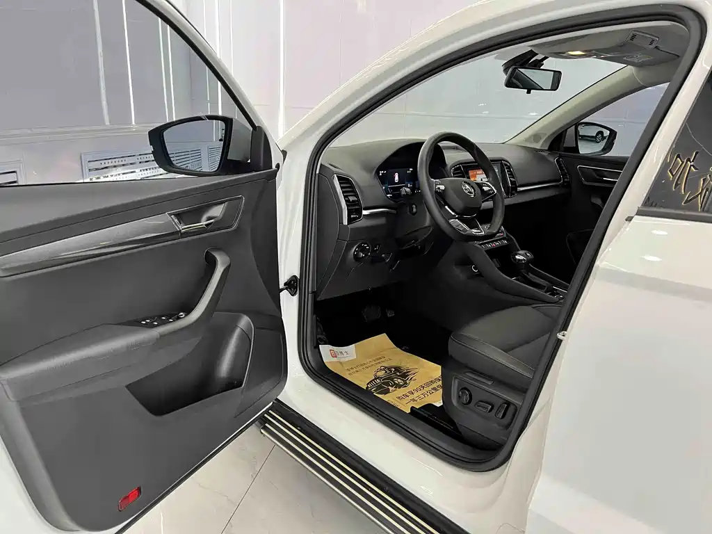 Karoq TSI280 Luxury Enjoyment