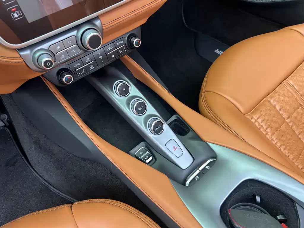 Portofino 3.9 T M