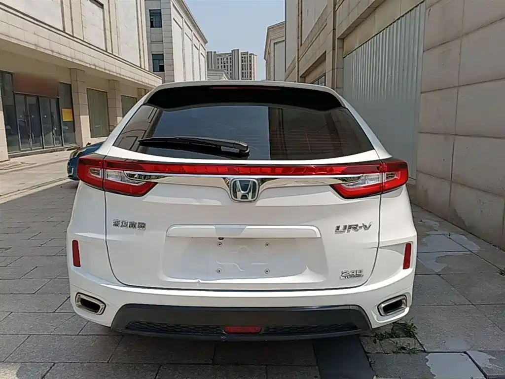 Honda UR-V 240 TURBO 2 WD Classic CN-VI