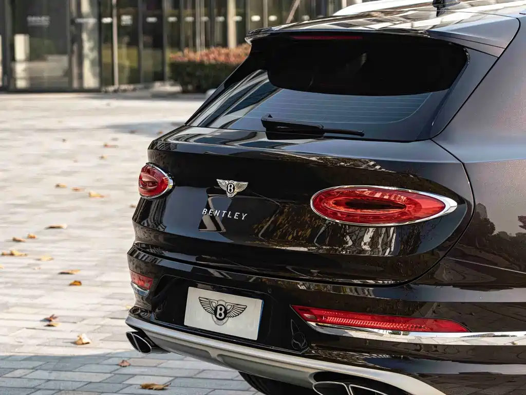 Bentayga 4.0 T V8 LWB Range