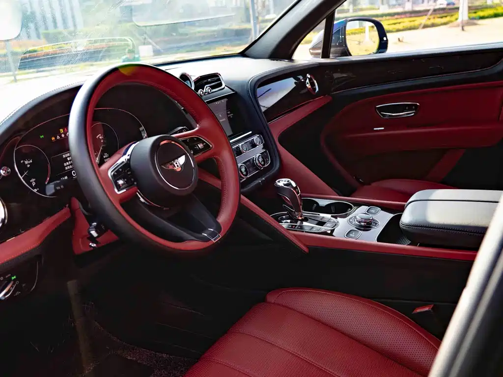Bentayga 4.0 T V8 LWB Range