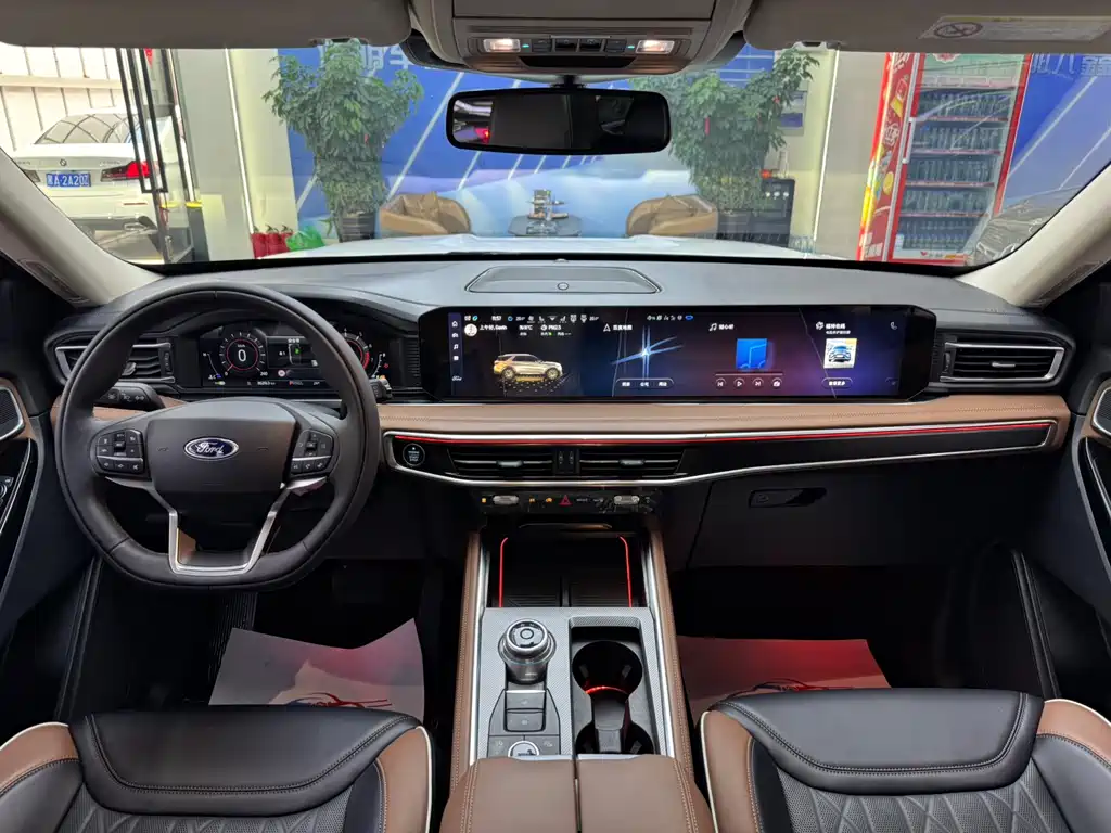 Explorer EcoBoost 285 4 WD Titanium 7-seat