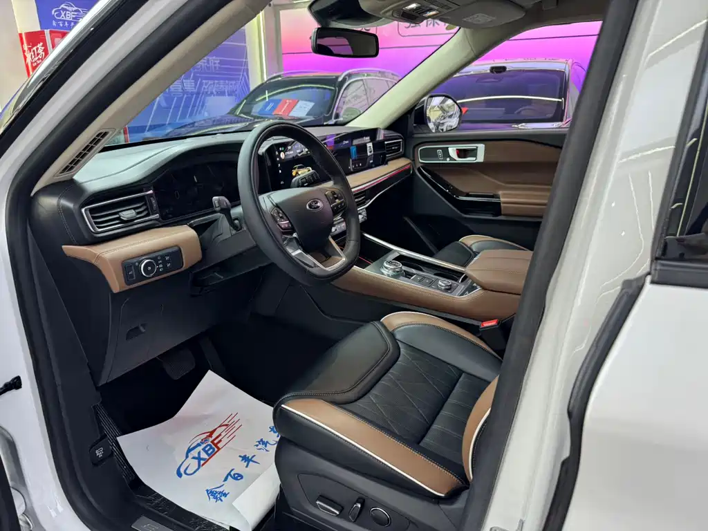 Explorer EcoBoost 285 4 WD Titanium 7-seat