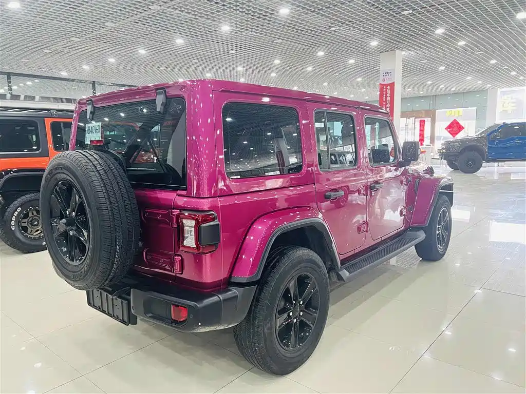 Wrangler 牧马人 2022款 2.0 T 高地巴哈马沙滩粉特别版