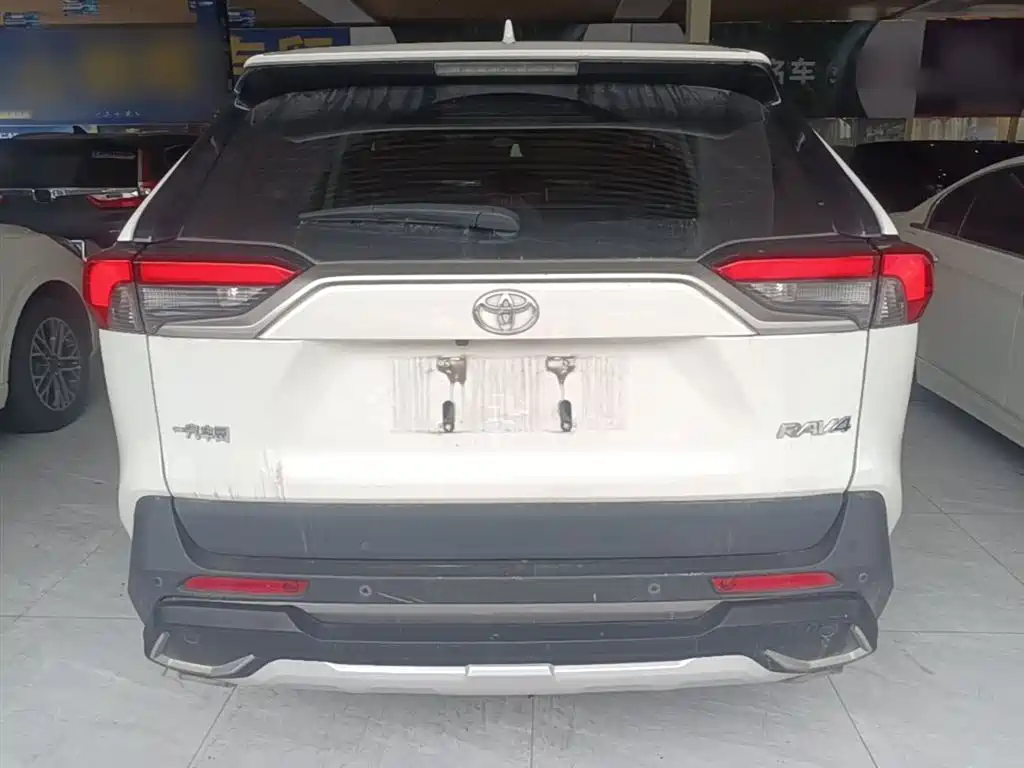 RAV4 2.0 L CVT 2 WD Distinguished