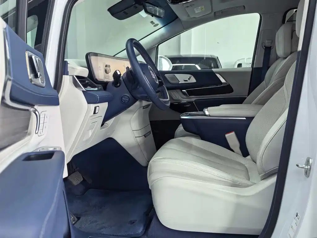 Century 2.0 T 6-seat Heritage