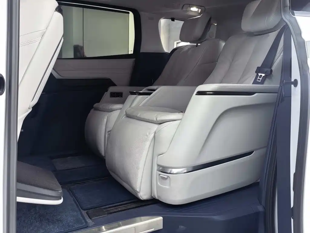 Century 2.0 T 6-seat Heritage