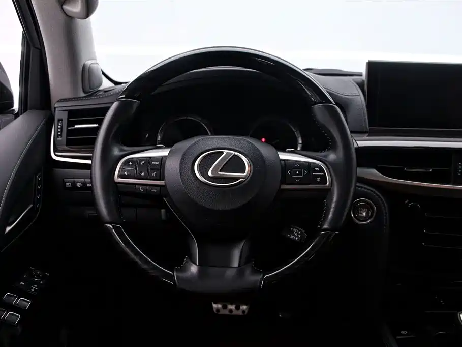 Lexus LX 570 Dynamic Luxury