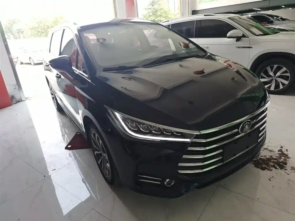 Song MAX 1.5 T Auto Connected Wise Comfort Sunroof 6-seat CN-VI
