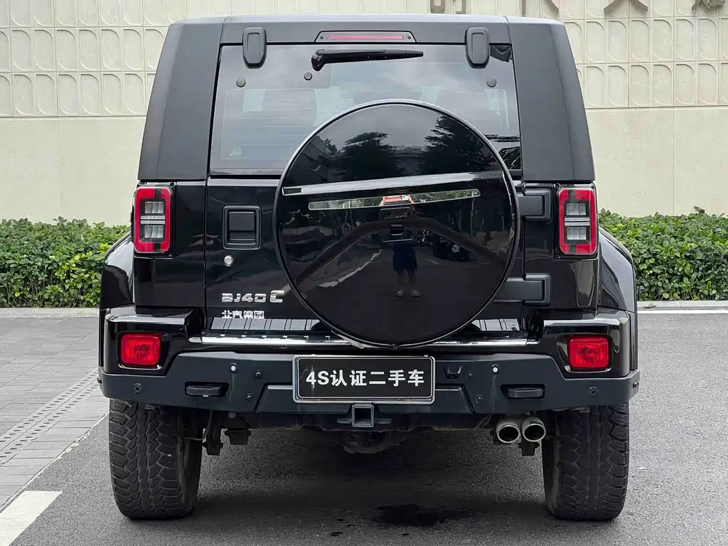 BAIC BJ40 2.0 T Auto 4 WD City Hunter Swordsman