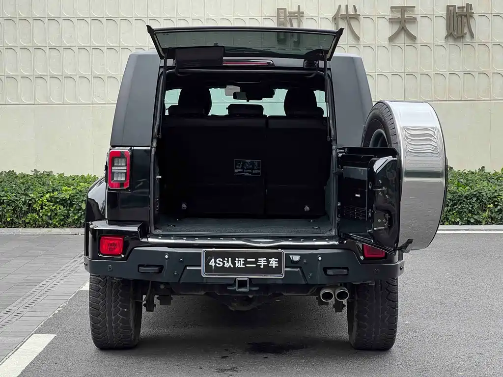 BAIC BJ40 2.0 T Auto 4 WD City Hunter Swordsman
