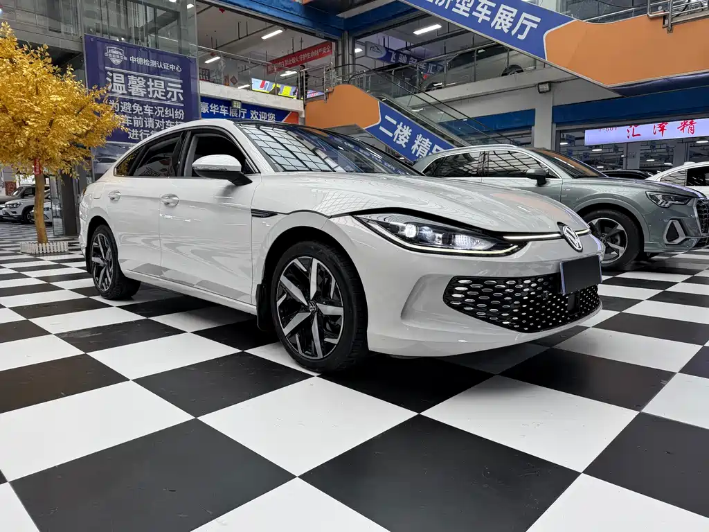 Lamando Lamando L 280 TSI DSG Spicy Cool