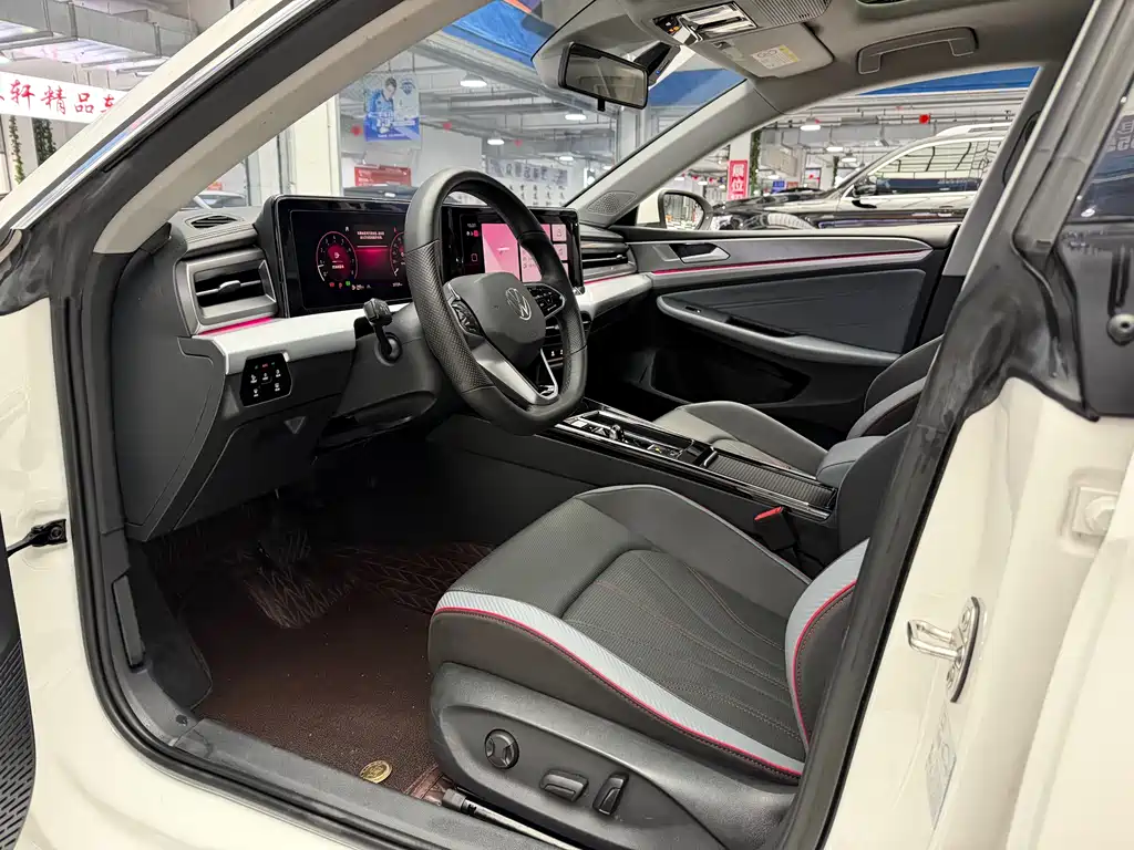 Lamando Lamando L 280 TSI DSG Spicy Cool