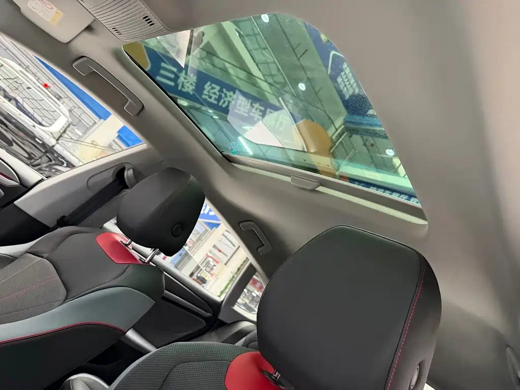 Lamando Lamando L 280 TSI DSG Spicy Cool