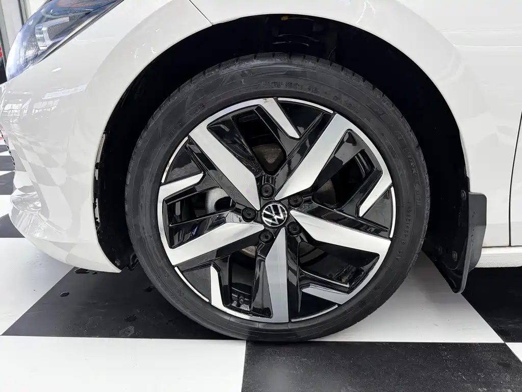 Lamando Lamando L 280 TSI DSG Spicy Cool