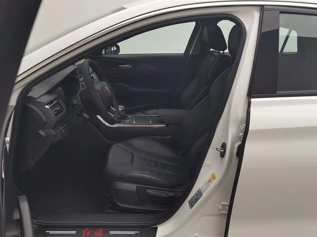 Hongqi H5 1.5 T DCT Flagship Charm