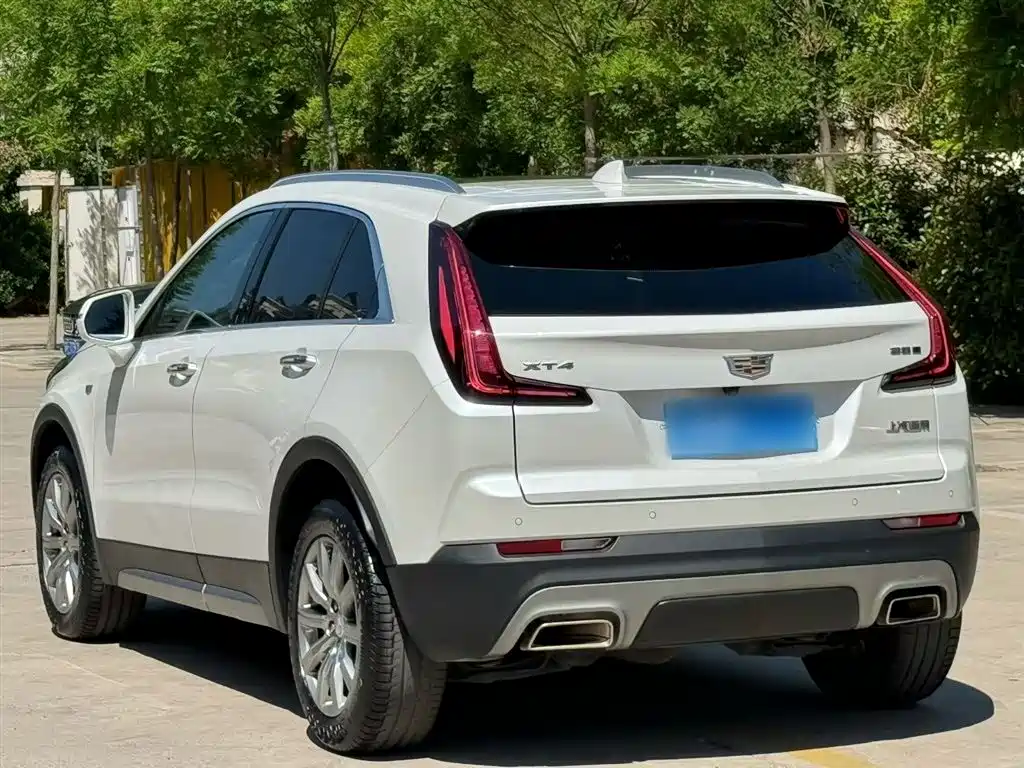 Cadillac XT4 Facelift 28 T 2 WD Leading