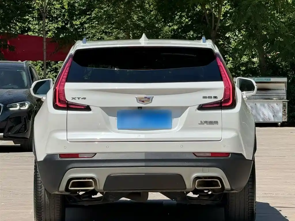 Cadillac XT4 Facelift 28 T 2 WD Leading