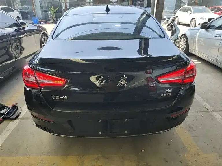 Hongqi H5 30 TD Agile