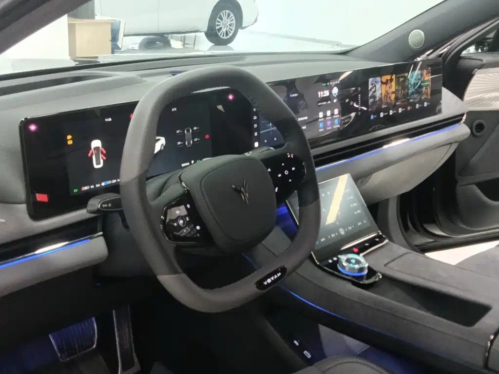 Voyah Zhuiguang PHEV 4 WD Ultra Long Range Flagship
