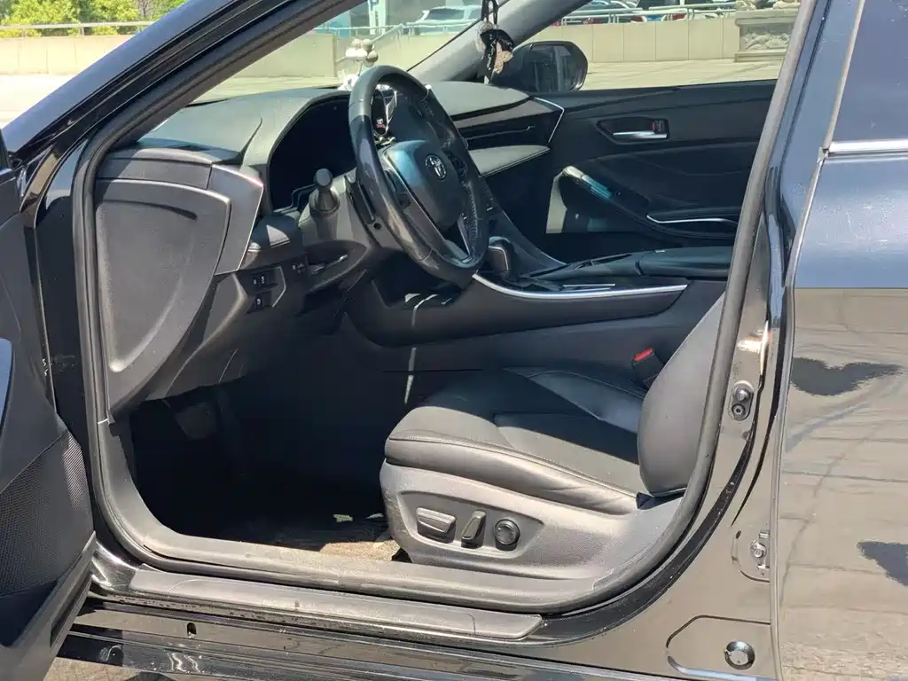 Avalon 2.5 L Luxury
