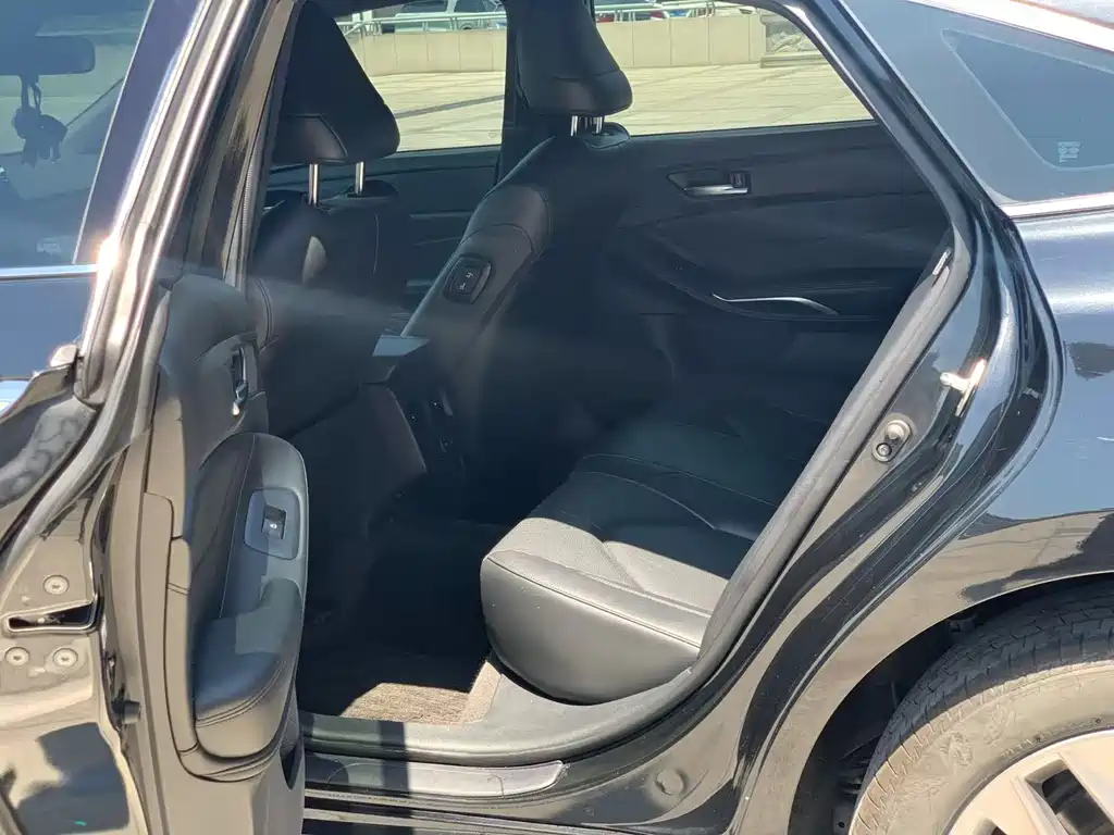 Avalon 2.5 L Luxury