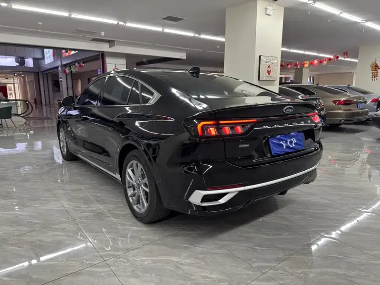 Ford Mondeo 蒙迪欧 2023款 1.5 T E-混动 豪华型