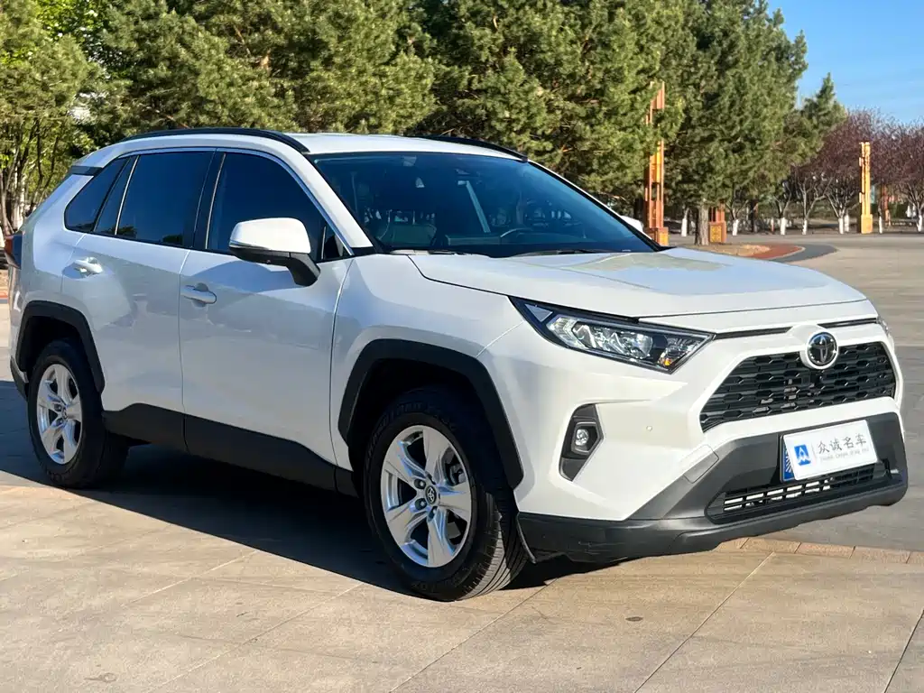 RAV4 2.0 L CVT 2 WD Urban