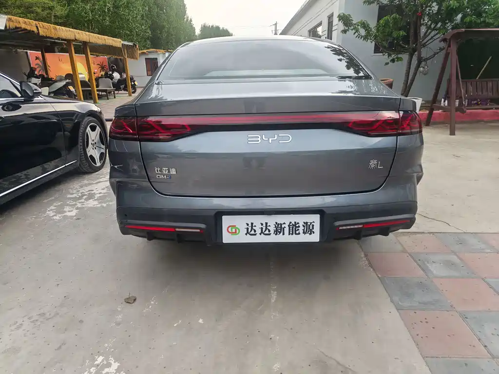 Qin L DM-i 80 KM Leading