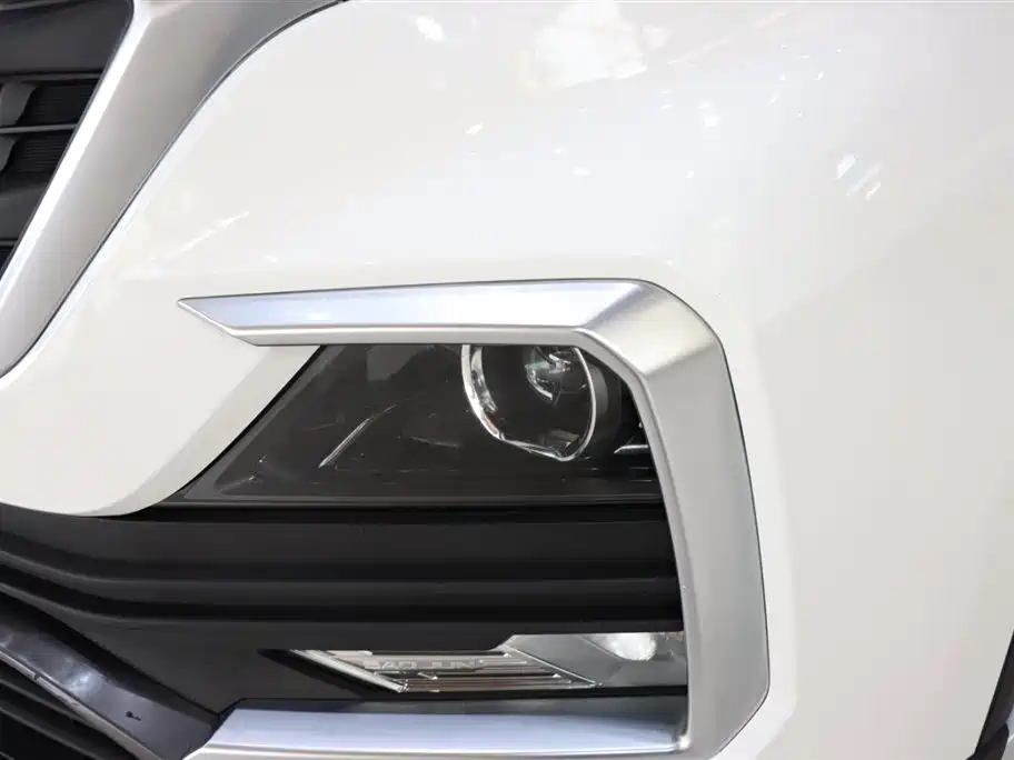 Baojun 530 1.8 L Auto Luxury CN-V